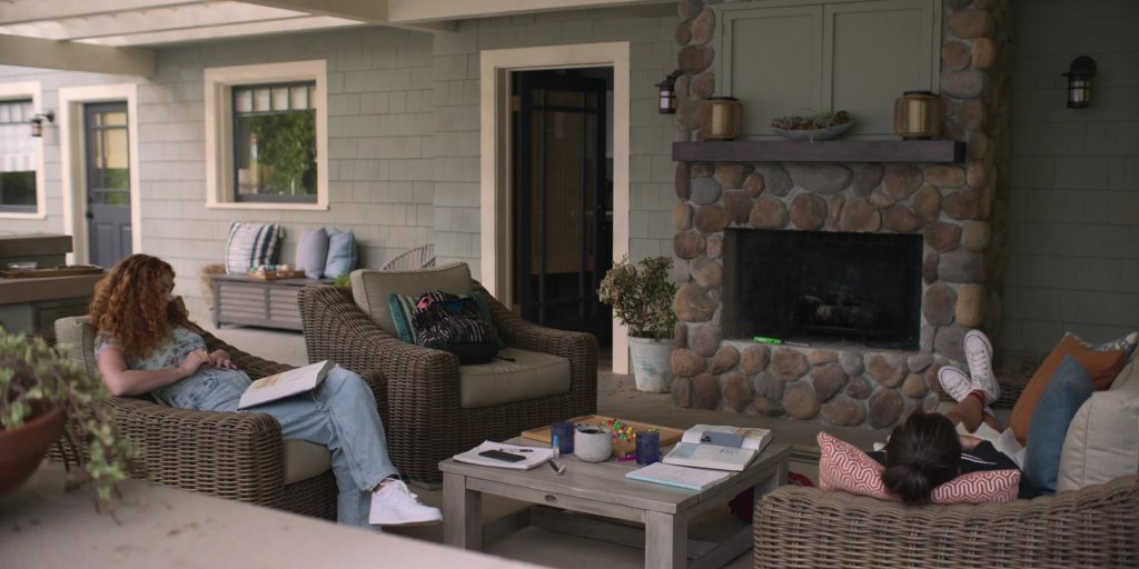 Nike White Sneakers Worn by Rachel Stubington as Summer in Shrinking S01E03 “Fifteen Minutes” (2023) (Image 1)