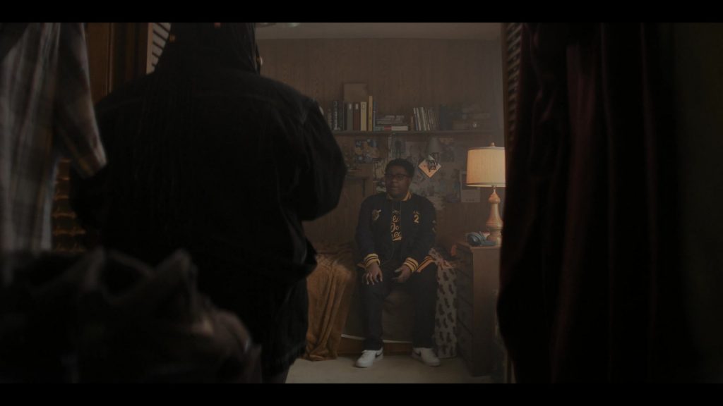 Nike White Sneakers in The Chi S04E02 “Cooley High” (2021) (Image 1)