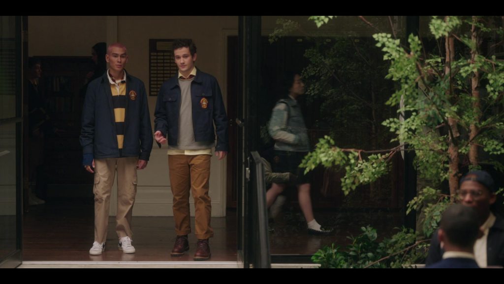 Nike White Sneakers of Evan Mock as Aki Menzies in Gossip Girl S01E03 “Lies Wide Shut” (2021) (Image 1)