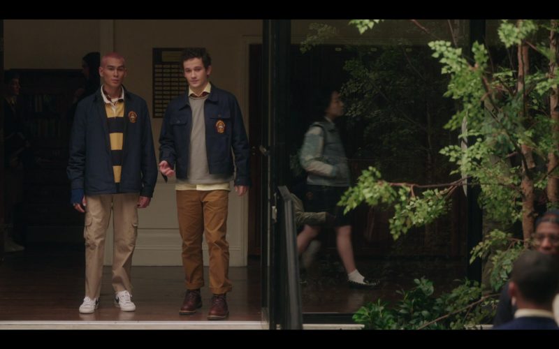 Nike White Sneakers of Evan Mock as Aki Menzies in Gossip Girl S01E03 “Lies Wide Shut” (2021) (Image 1)