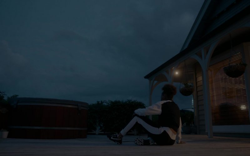 Nike Women's Black Sneakers Worn by Reign Edwards as Rachel Reid in The Wilds S01E02 “Day Two” (2020) (Image 1)