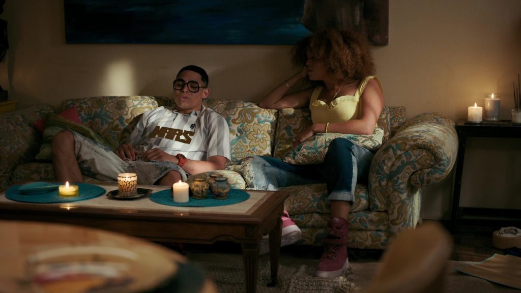 Nike Women's Hi Top Sneakers in She's Gotta Have It – Season 2, Episode 8, #OnTheComeUpTheComeDown&TheCome'Round (2019) (Image 2)