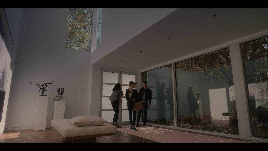 Nike Women's Sneakers Worn by Emma Roberts as Anna Victoria Alcott in American Horror Story - Delicate S12E02 “Rockabye” (2023) (Image 1)