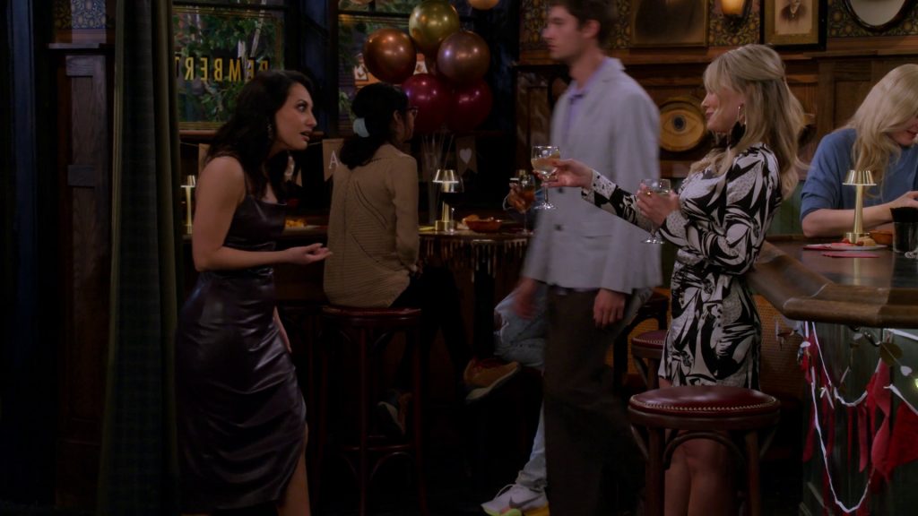 Nike Women's Sneakers in How I Met Your Father S02E14 “Disengagement Party” (2023) (Image 2)