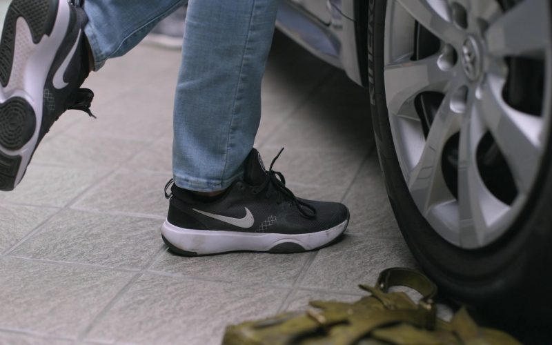 Nike Women's Sneakers in Little America S02E03 “The 9th Caller” (2022) (Image 1)