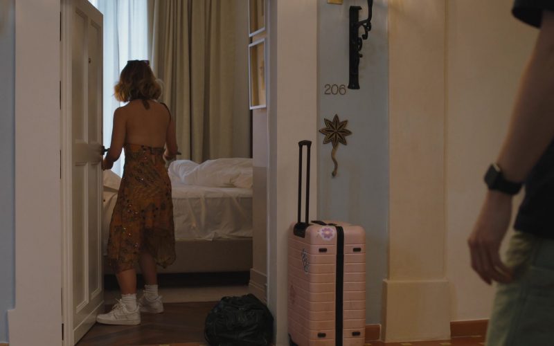 Nike Women's Sneakers of Haley Lu Richardson as Portia in The White Lotus S02E05 “That's Amore” (2022) (Image 1)