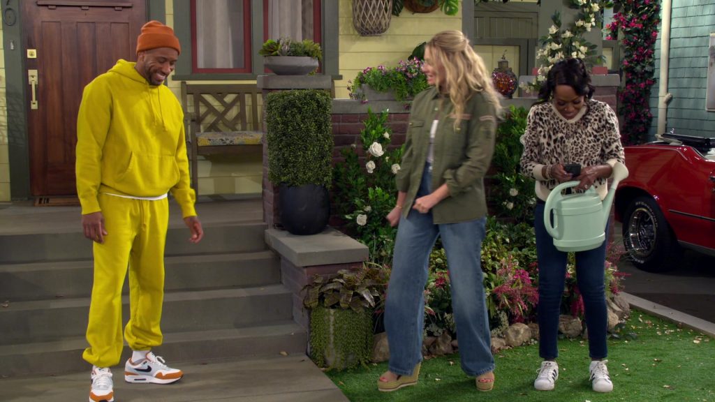 Nike and Adidas Shoes in The Neighborhood S08E05 “Welcome to New Horizons” (2025) (Image 2)