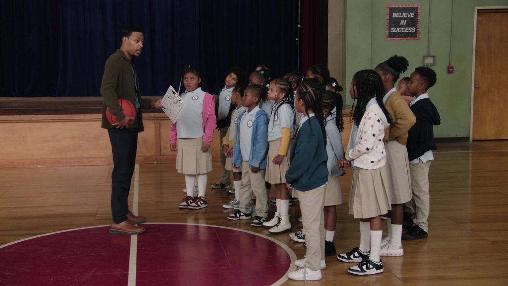 Nike and New Balance Shoes in Abbott Elementary S05E18 “April Fools” (2026) (Image 3)