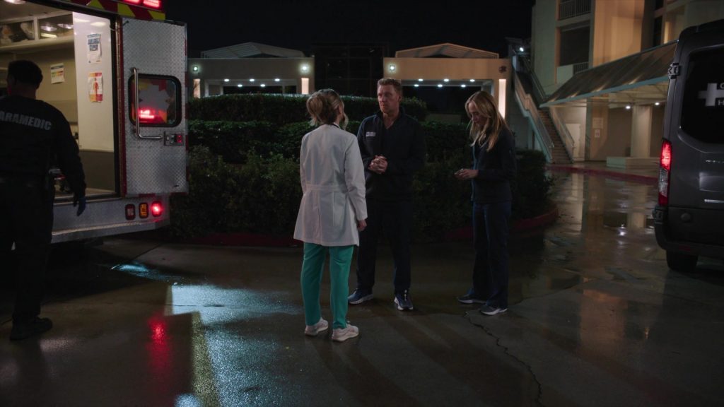 Nike and ON Sneakers in Greys Anatomy S22E15 “Take Me to the River” (2026) (Image 2)