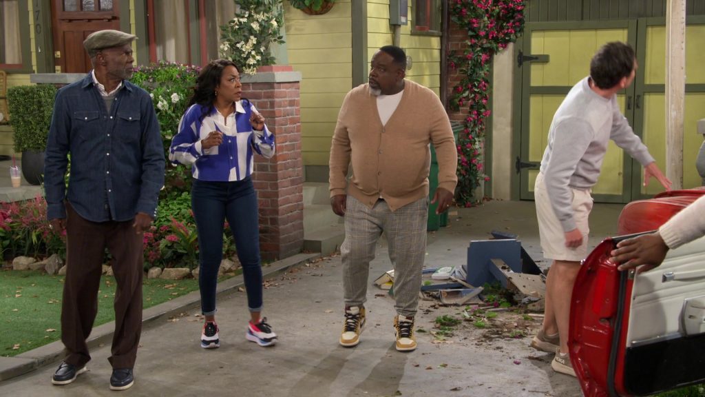 Nike and Puma Shoes in The Neighborhood S07E07 “Welcome to the Wicked Stepmother” (2024) (Image 5)