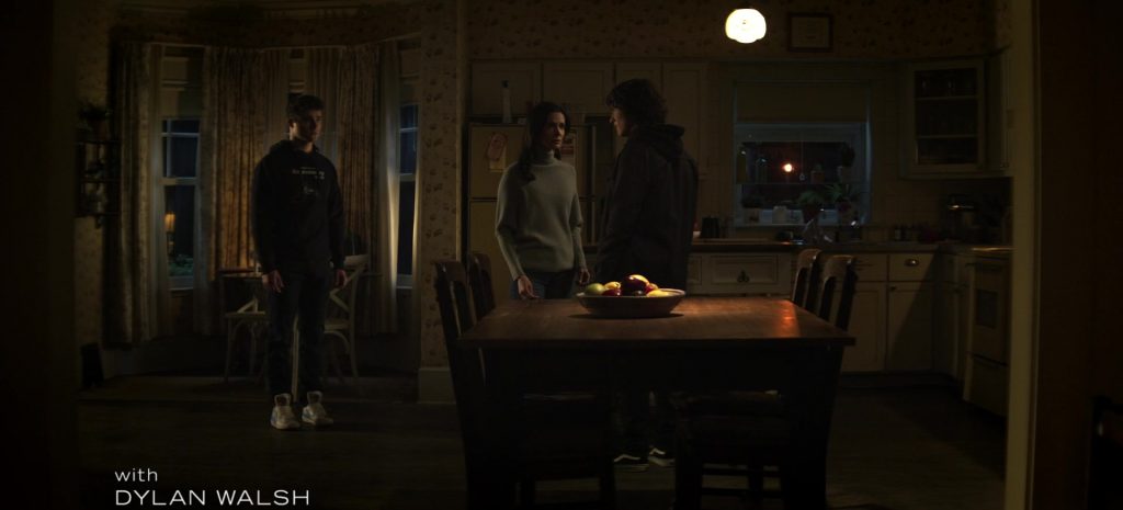 Nike and Vans Shoes in Superman and Lois S04E01 “The End & The Beginning” (2024) (Image 3)