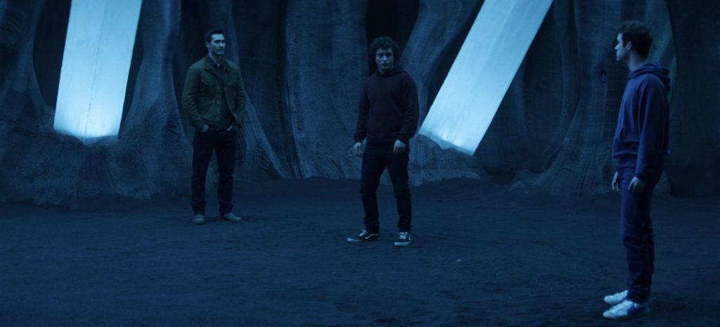 Nike and Vans Shoes in Superman and Lois S04E09 “To Live and Die Again” (2024) (Image 10)