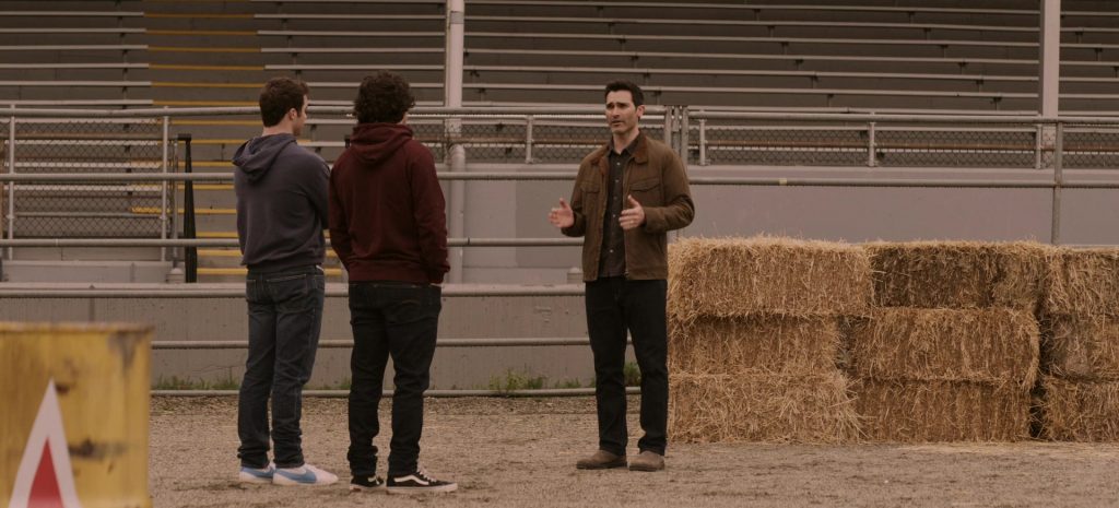 Nike and Vans Shoes in Superman and Lois S04E09 “To Live and Die Again” (2024) (Image 6)