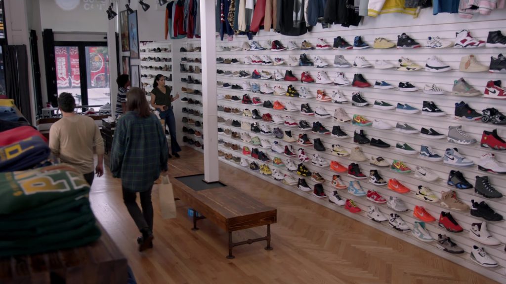 Nike and Vans Sneakers in Chicago Fire S14E03 “In the Blood” (2025) (Image 2)