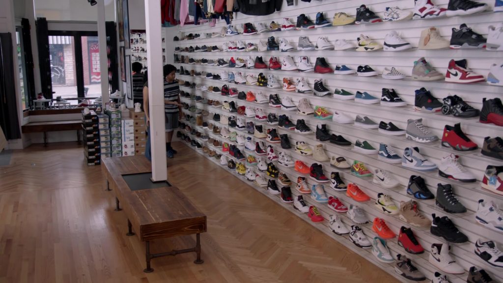 Nike and Vans Sneakers in Chicago Fire S14E03 “In the Blood” (2025) (Image 6)