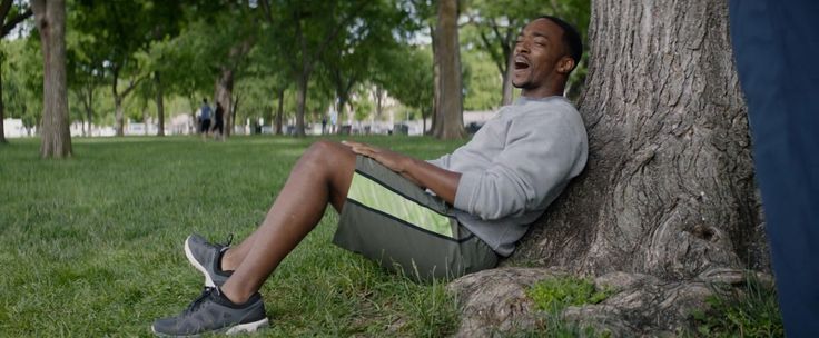 Nike shoes and shorts worn by Anthony Mackie in CAPTAIN AMERICA - THE WINTER SOLDIER (2014) (Image 1)
