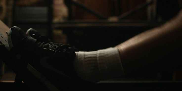 Nike shoes worn by Kevin Spacey in HOUSE OF CARDS - CHAPTER 10 (2013) (Image 1)