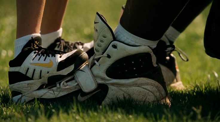 Nike shoes worn by Quinton Aaron and Jae Head in THE BLIND SIDE (2009) (Image 1)