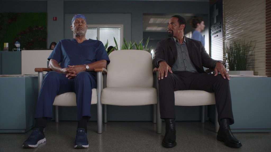 ON Men's Sneakers in Grey's Anatomy S21E03 “I Can See Clearly Now” (2024) (Image 5)