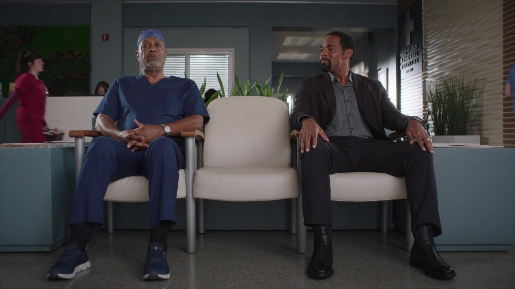 ON Men's Sneakers in Grey's Anatomy S21E03 “I Can See Clearly Now” (2024) (Image 6)