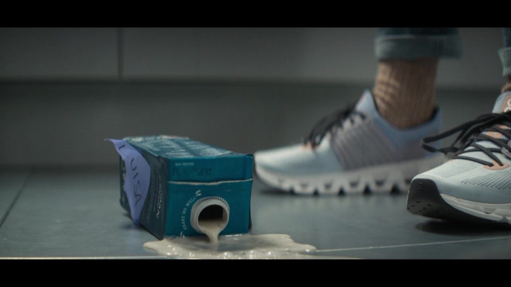 ON Sneakers in Black Mirror S07E02 “Bête Noire” (2025) (Image 2)