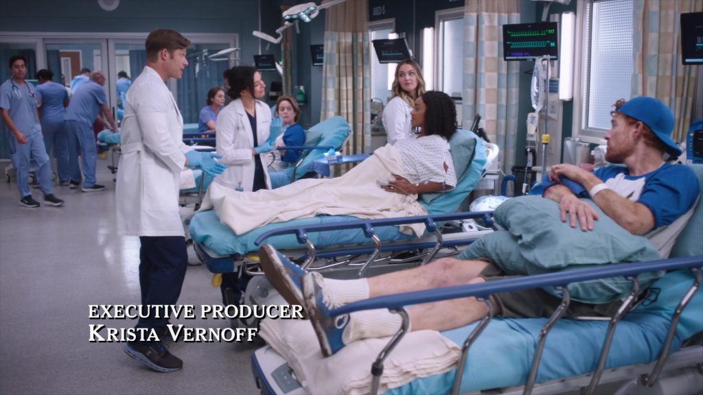 ON Sneakers in Grey's Anatomy S20E02 “Keep the Family Close” (2024) (Image 3)