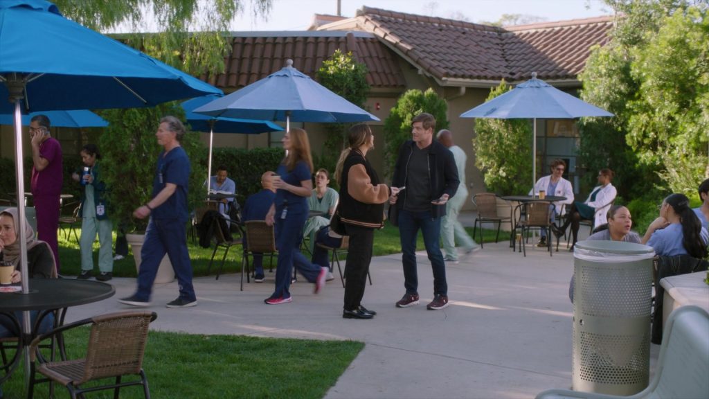 ON Sneakers in Greys Anatomy S21E16 “Papa Was a Rollin' Stone” (2025) (Image 4)