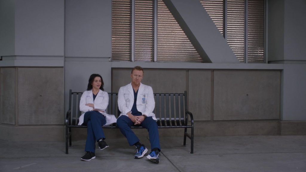 ON Sneakers in Greys Anatomy S21E17 “Love You Like a Love Song” (2025) (Image 2)