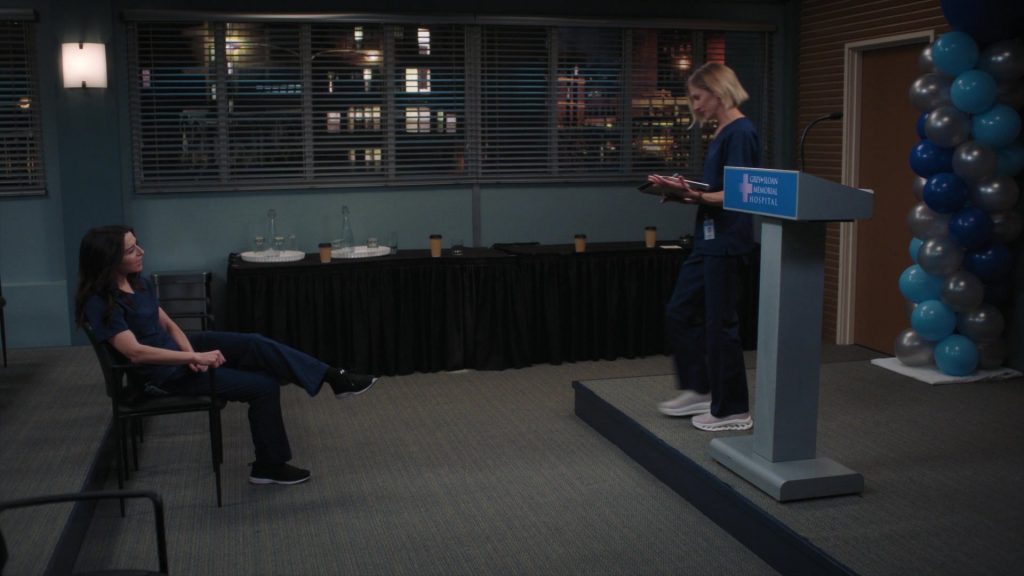 ON Sneakers in Greys Anatomy S22E14 “Wrecking Ball” (2026) (Image 1)