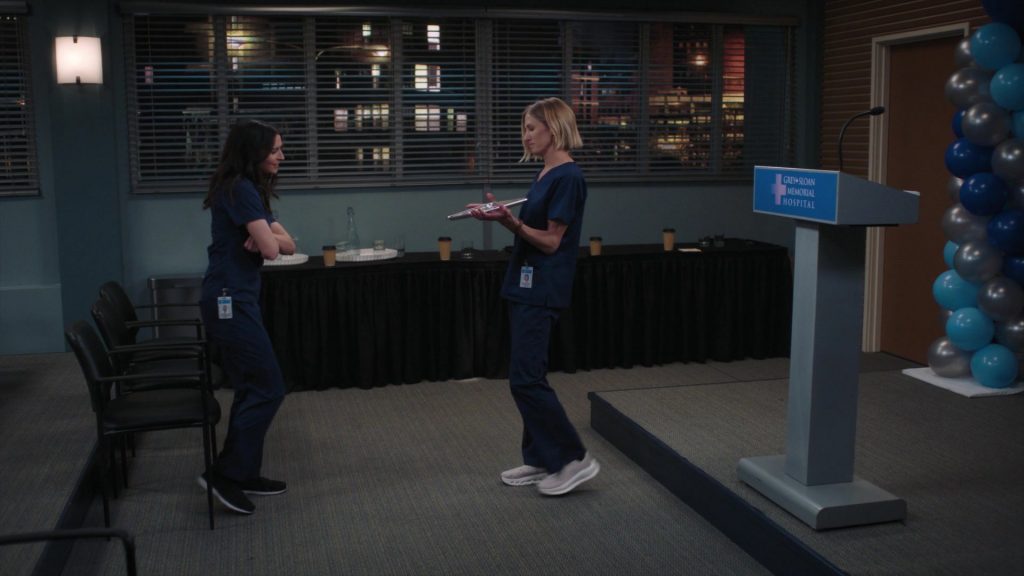 ON Sneakers in Greys Anatomy S22E14 “Wrecking Ball” (2026) (Image 3)