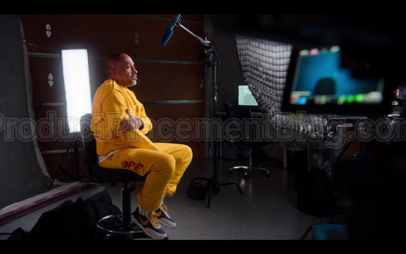 Off-White Sweatshirt, Sweatpants and Nike Shoes of Kenya Barris in #blackAF S01E04 “yup, you guessed it. again, this is because of slavery” (2020) (Image 1)