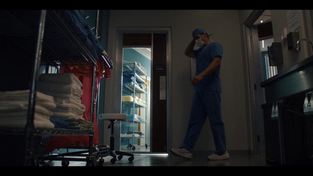 On Cloudmonster running shoes in Doc S02E08 “He Loved You” (2025) (Image 1)