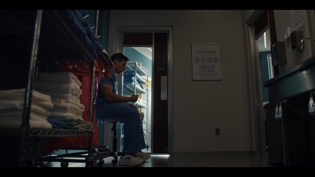 On Cloudmonster running shoes in Doc S02E08 “He Loved You” (2025) (Image 5)
