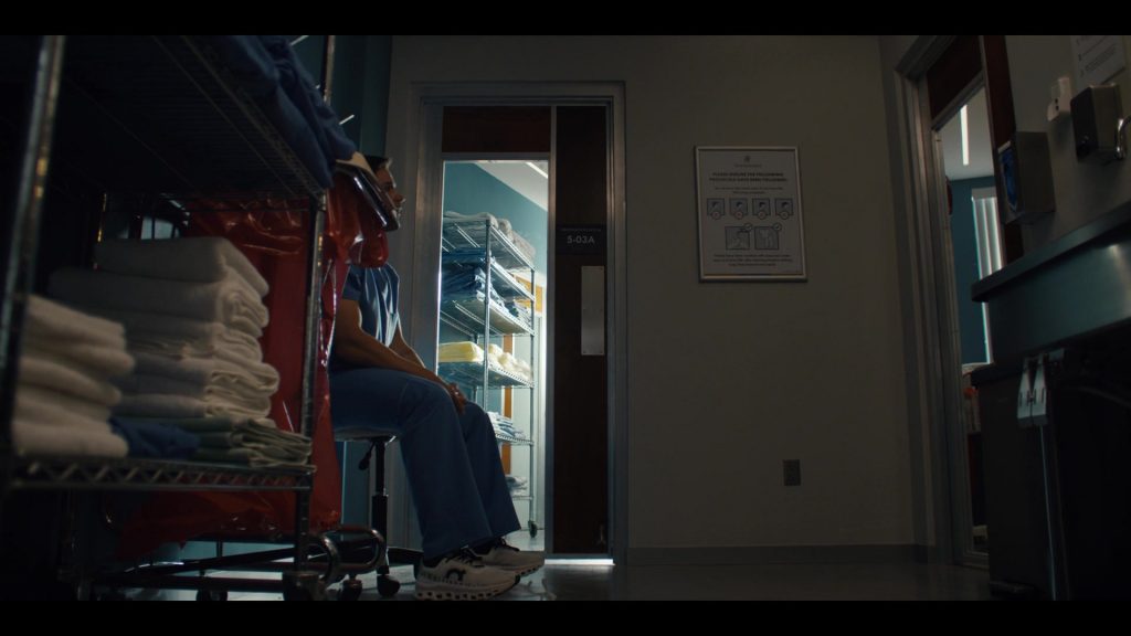 On Cloudmonster running shoes in Doc S02E08 “He Loved You” (2025) (Image 7)