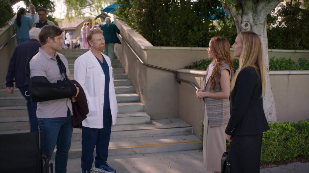 On Shoes in Greys Anatomy S22E04 “Goodbye Horses” (2025) (Image 4)