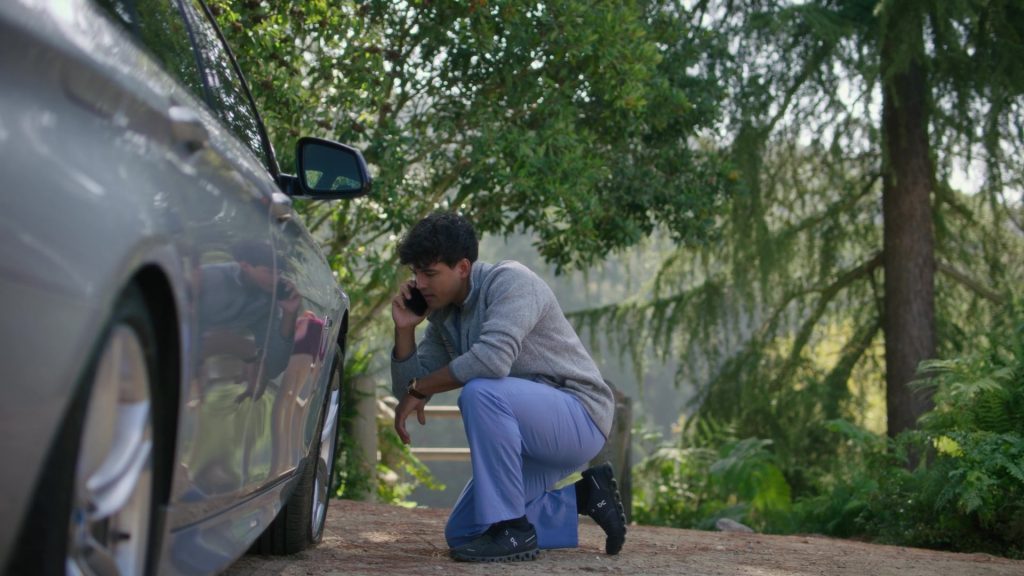 On Shoes in Grey's Anatomy S22E07 “Skyfall” (2026) (Image 1)