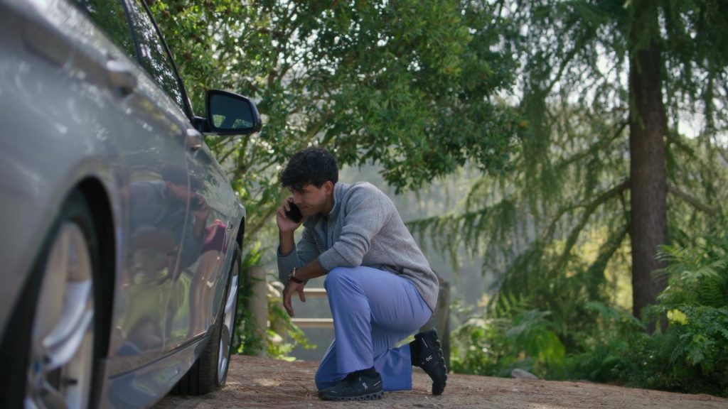 On Shoes in Grey's Anatomy S22E07 “Skyfall” (2026) (Image 2)