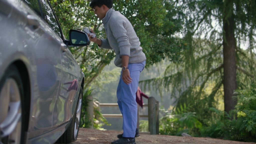 On Shoes in Grey's Anatomy S22E07 “Skyfall” (2026) (Image 4)