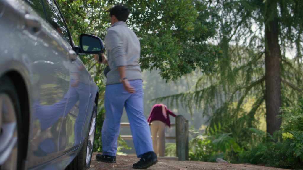 On Shoes in Grey's Anatomy S22E07 “Skyfall” (2026) (Image 5)