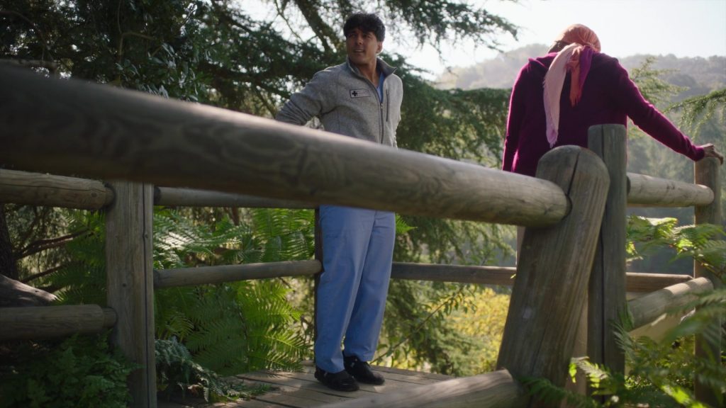 On Shoes in Grey's Anatomy S22E07 “Skyfall” (2026) (Image 9)