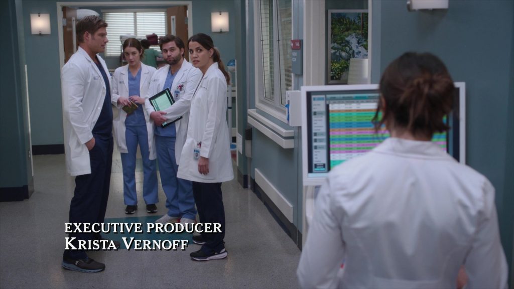 On Sneakers in Grey's Anatomy S20E06 “The Marathon Continues” (2024) (Image 2)