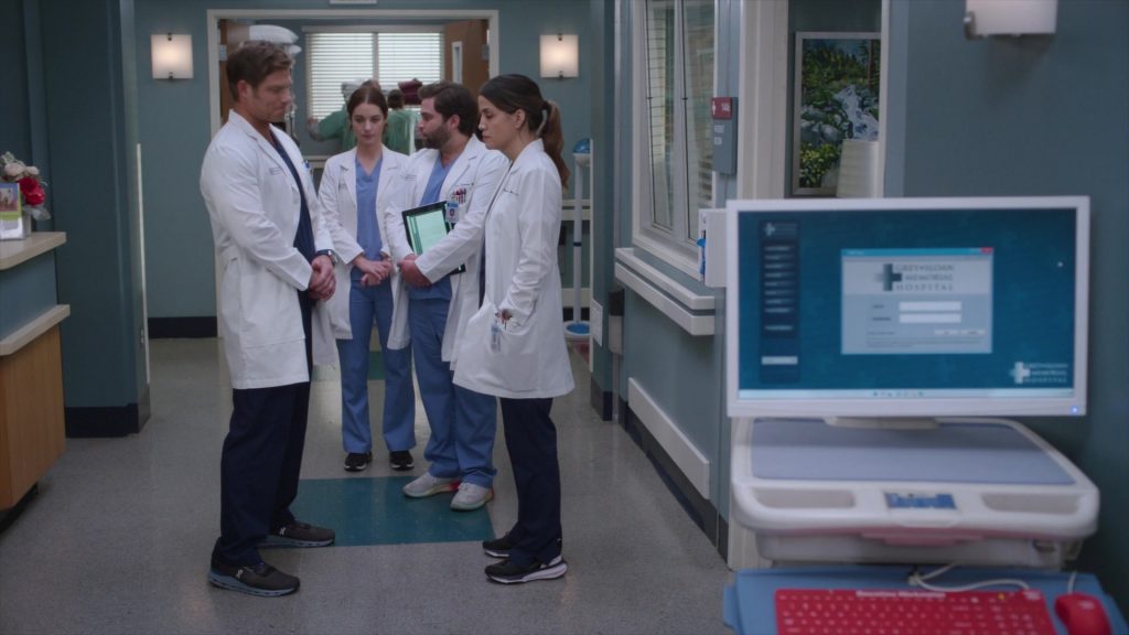 On Sneakers in Grey's Anatomy S20E06 “The Marathon Continues” (2024) (Image 4)