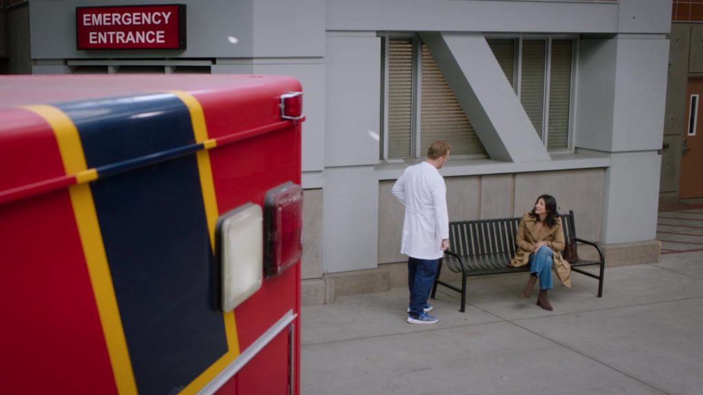 On Sneakers in Greys Anatomy S21E13 “Don't You (Forget About Me)” (2025) (Image 1)