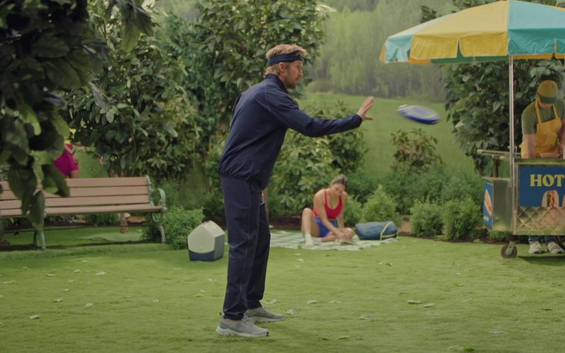On Sneakers in Saturday Night Live S51E14 “Ryan Gosling” (2026) (Image 1)