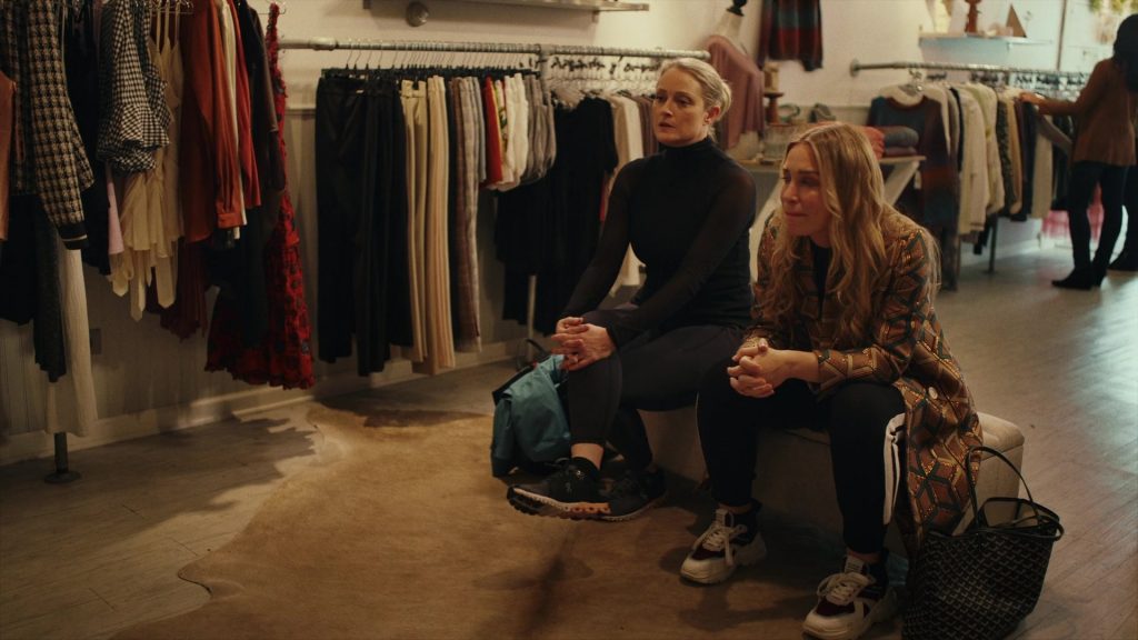 On Women's Shoes in The Big Leap S01E07 “Episode 7 - Revenge Plot” (2021) (Image 1)