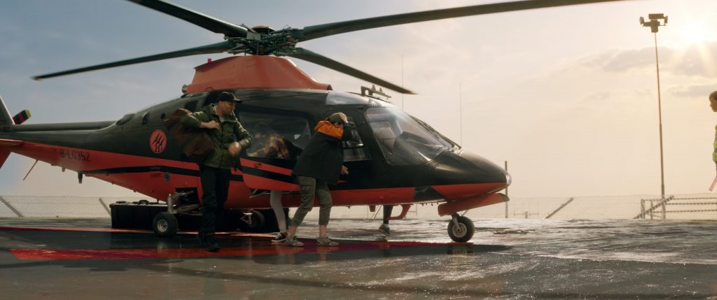On Women's Sneakers Worn by Shuya Sophia Cai as Meiying Zhang in Meg 2 - The Trench (2023) (Image 1)