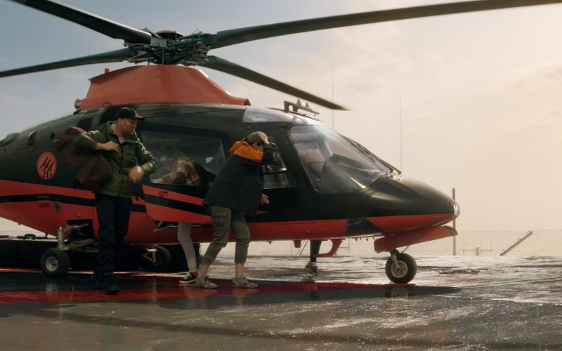 On Women's Sneakers Worn by Shuya Sophia Cai as Meiying Zhang in Meg 2 - The Trench (2023) (Image 1)