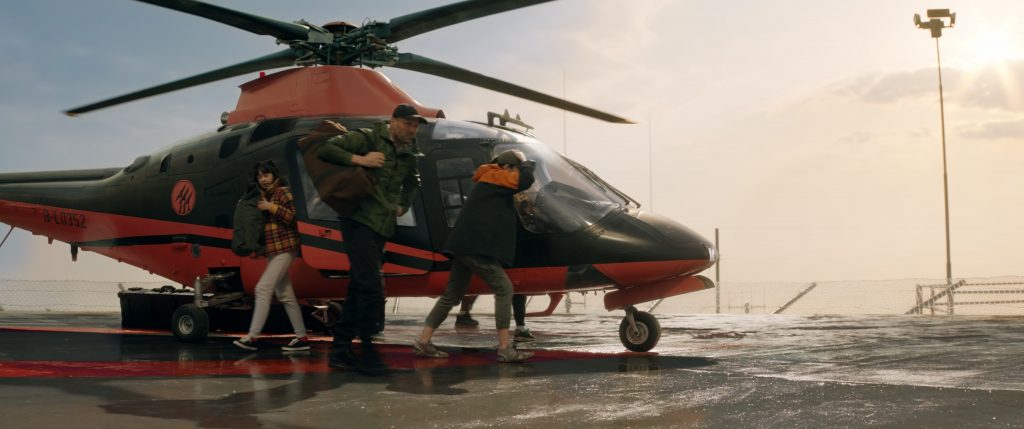 On Women's Sneakers Worn by Shuya Sophia Cai as Meiying Zhang in Meg 2 - The Trench (2023) (Image 2)