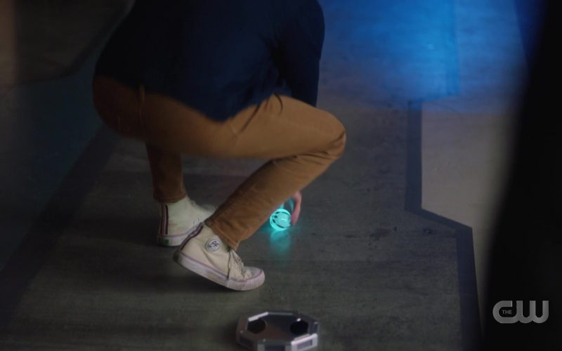 PF Flyers Men's Shoes Worn by Grant Gustin as Barry Allen in The Flash S07E16 “P.O.W.” (2021) (Image 1)