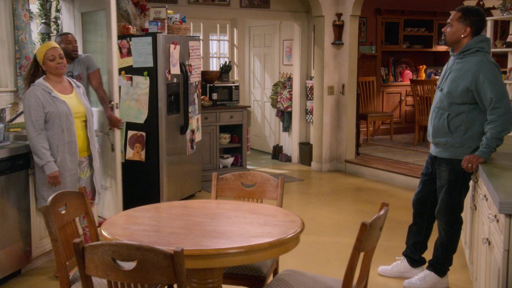 Pop-Tarts and UTZ Snacks, Nike Sneakers in The Upshaws S06E06 “Who, Me” (2025) (Image 1)